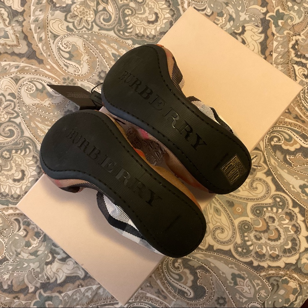 NIB BURBERRY Bridle Brogue Housecheck Cassie Ballerina Flat Womens Sz 37 US 7 - Picture 6 of 7